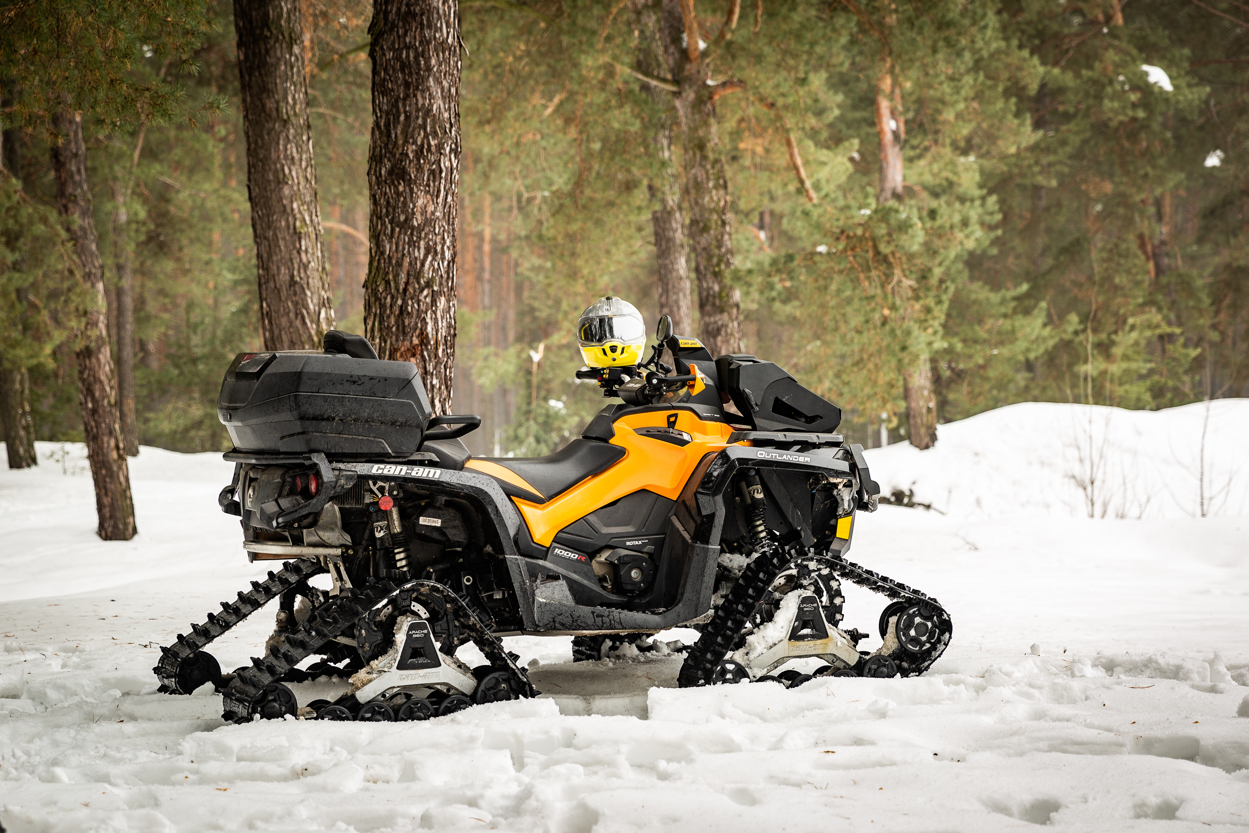 На чому їздити взимку? Гусениці «APACHE 360» і «Backcountry» для квадроциклів Can-Am.